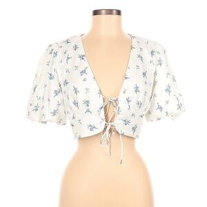 Elegant White Floral Lace-Up Crop Top